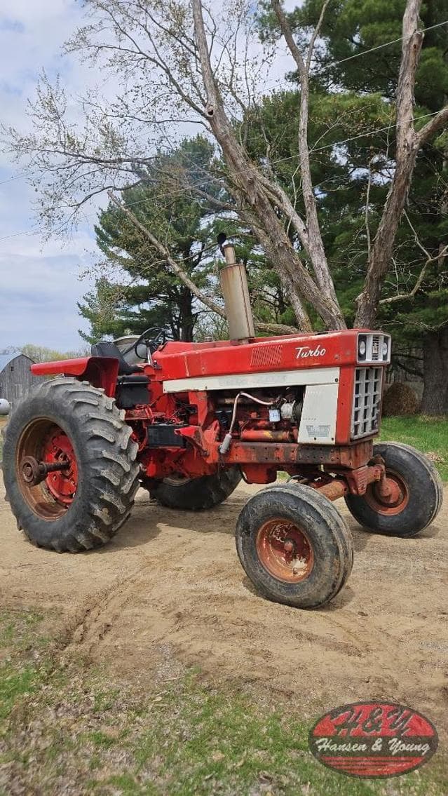 Image of International Harvester 1466 equipment image 4
