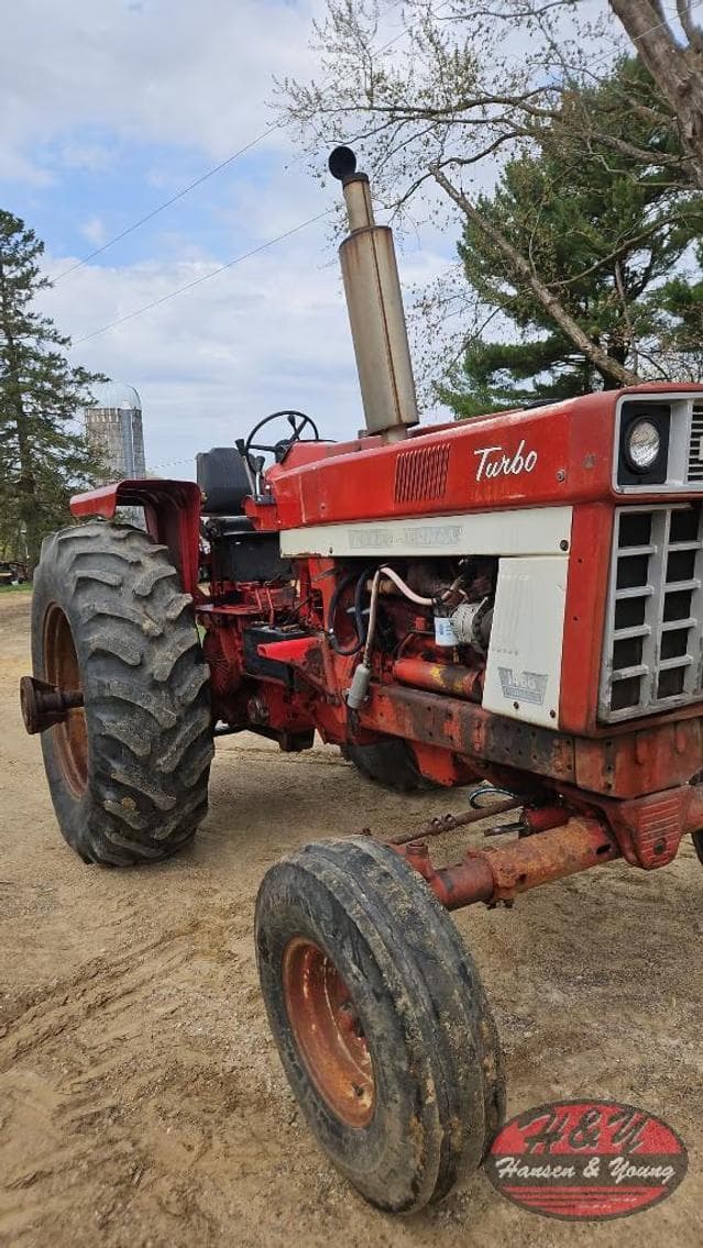 Image of International Harvester 1466 equipment image 3