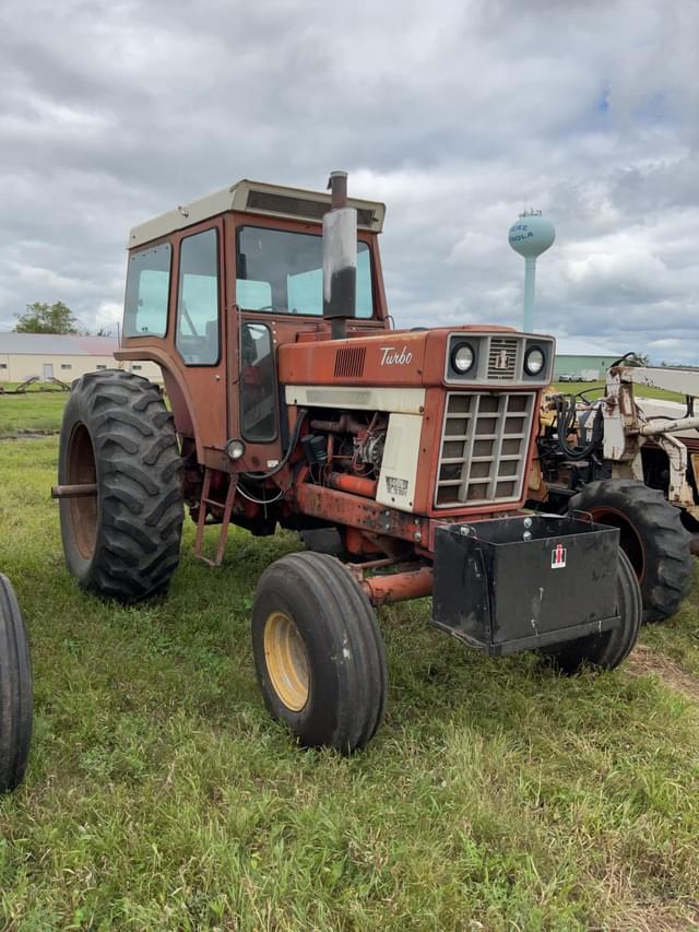 Image of International Harvester 1466 equipment image 1