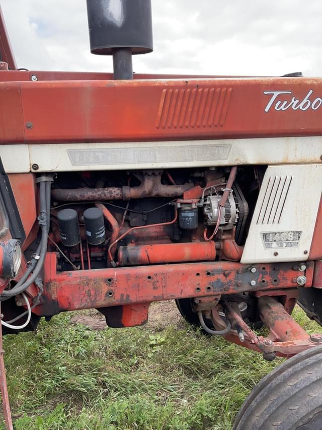 Image of International Harvester 1466 equipment image 2