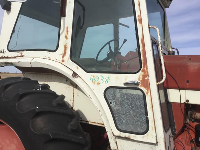 Image of International Harvester 1466 equipment image 4