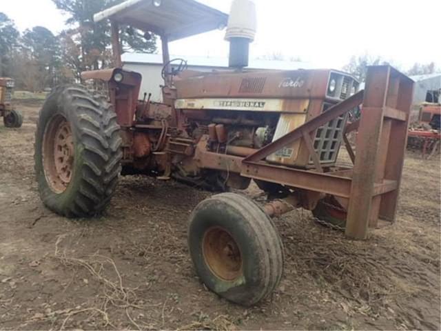 Image of International Harvester 1466 equipment image 2