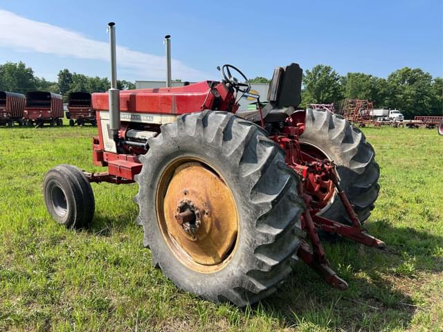 Image of International Harvester 1468 equipment image 2
