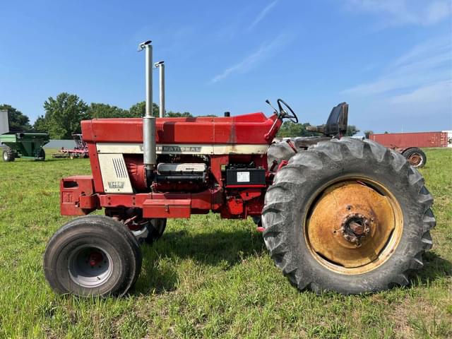 Image of International Harvester 1468 equipment image 1