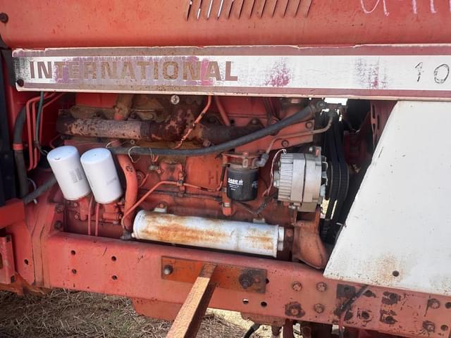 Image of International Harvester 1086 equipment image 1