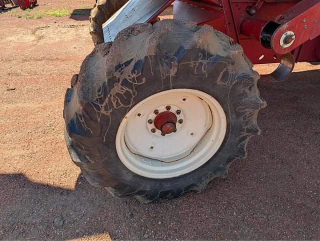 Image of International Harvester 1480 equipment image 4