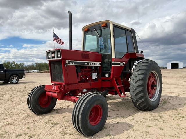 Image of International Harvester 1486 equipment image 1