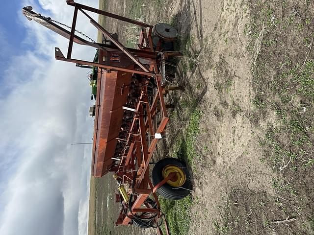 Image of International Harvester 150 equipment image 3