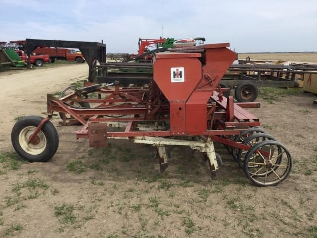 Image of International Harvester 150 equipment image 3