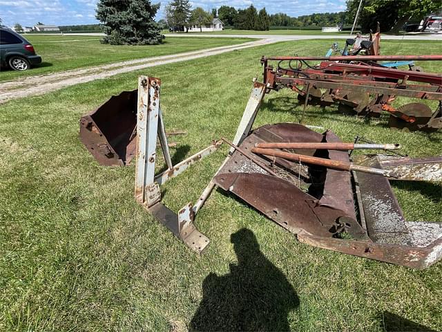 Image of International Harvester 1501 equipment image 1