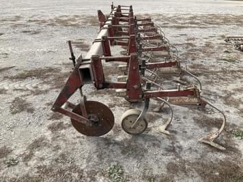 Main image International Harvester 153