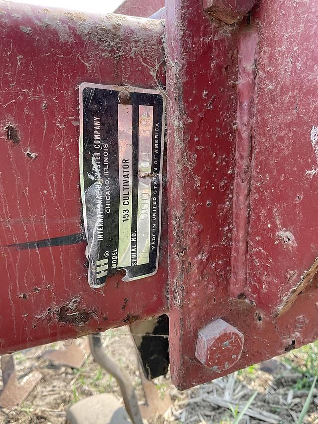 Image of International Harvester 153 equipment image 4
