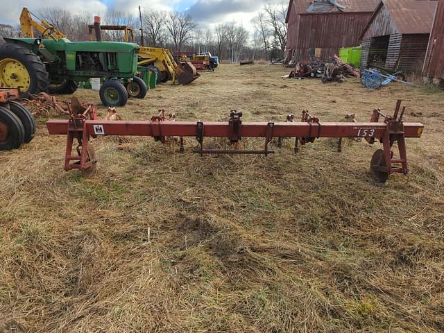 Image of International Harvester 153 equipment image 1