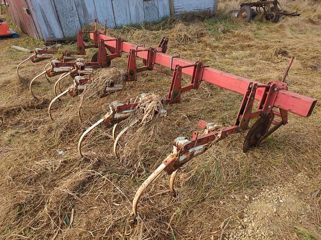 Image of International Harvester 153 equipment image 3