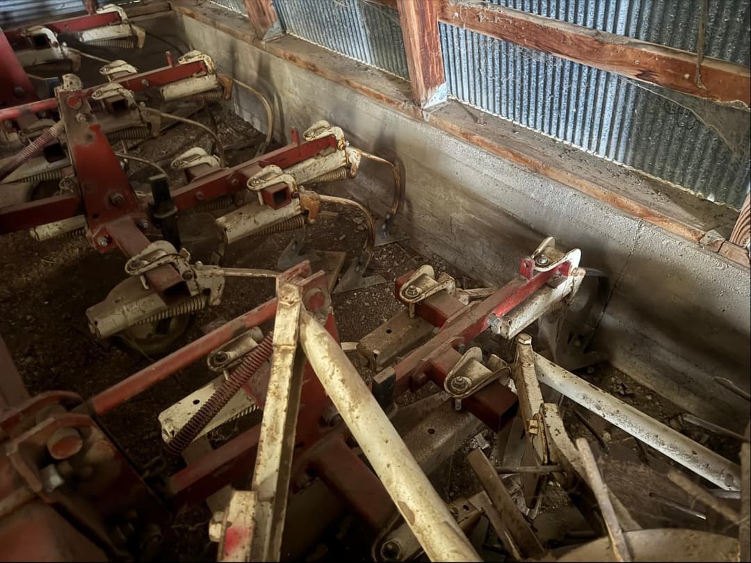 Image of International Harvester 153 Image 1