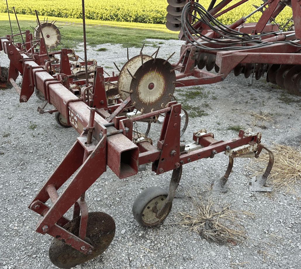 Image of International Harvester 153 Primary image