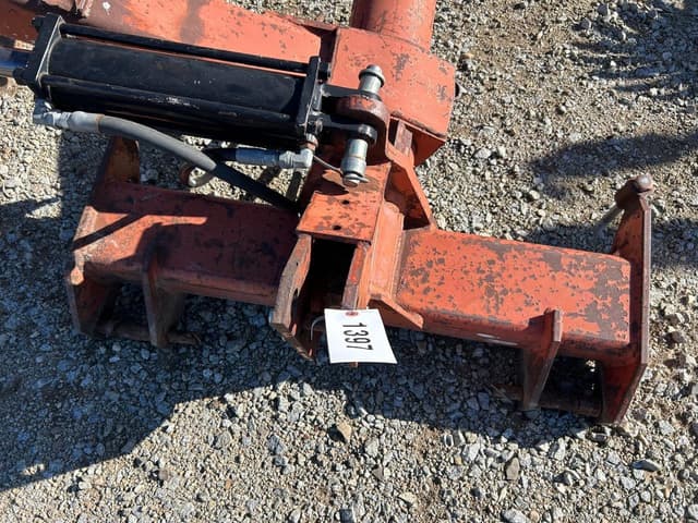 Image of International 155 equipment image 4