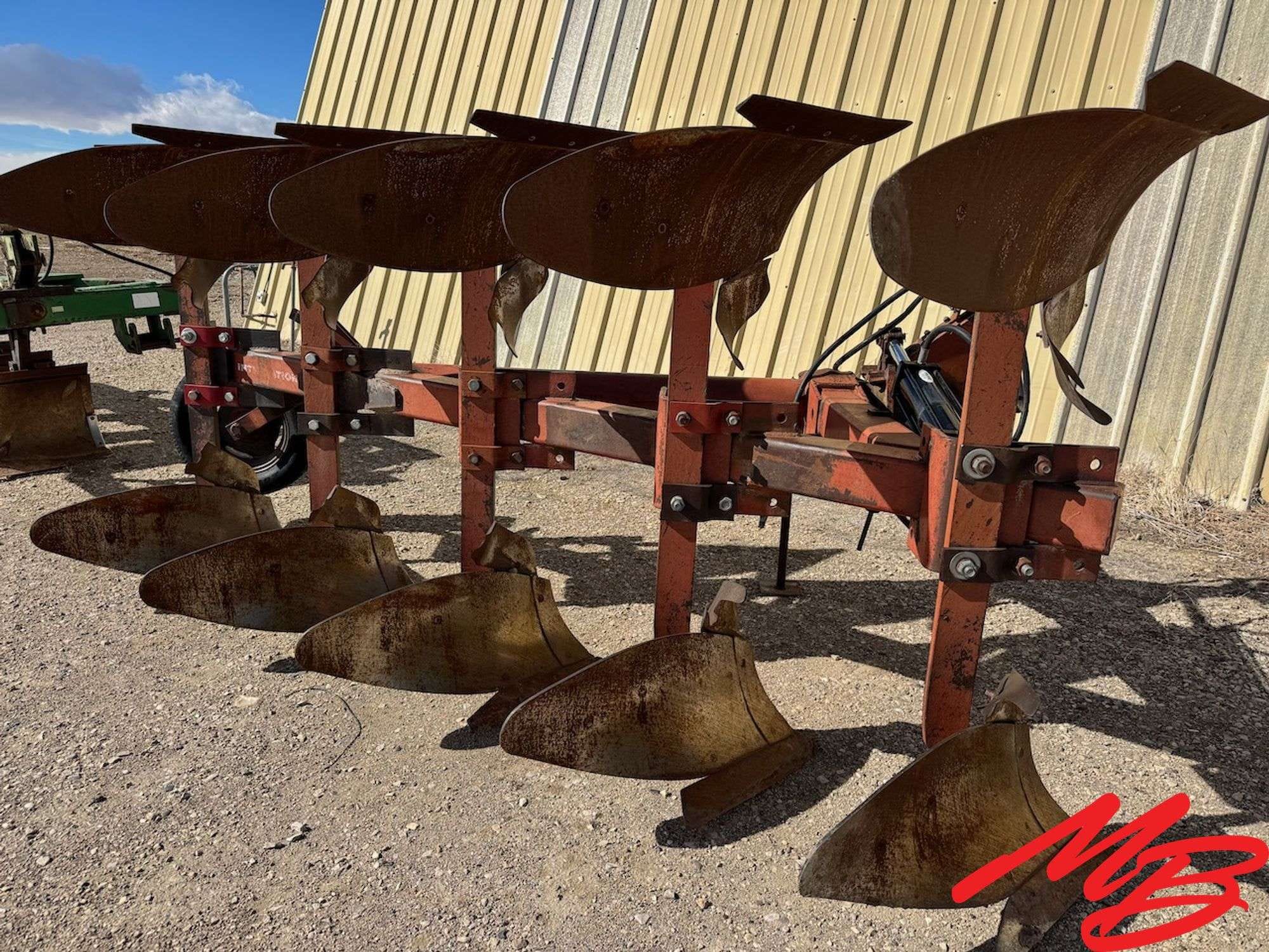 International Harvester 155 Equipment Image0