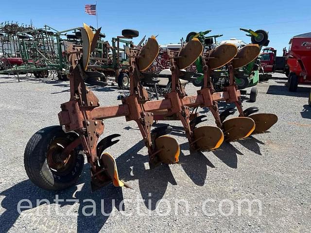 Image of International Harvester 155 equipment image 3