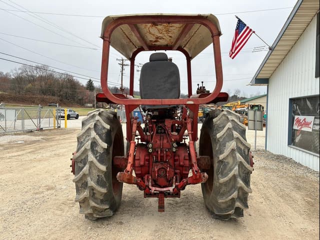 Image of International Harvester 1566 equipment image 3