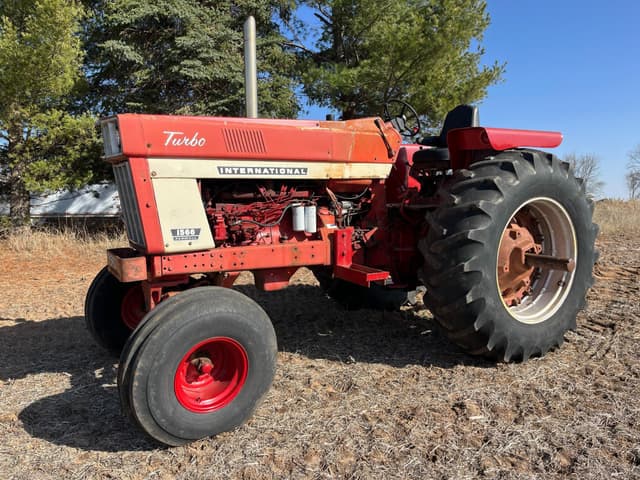 Image of International Harvester 1566 equipment image 1