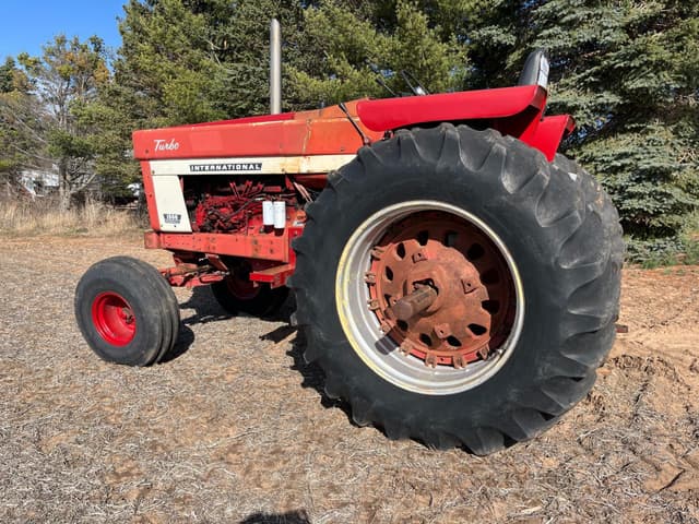 Image of International Harvester 1566 equipment image 3