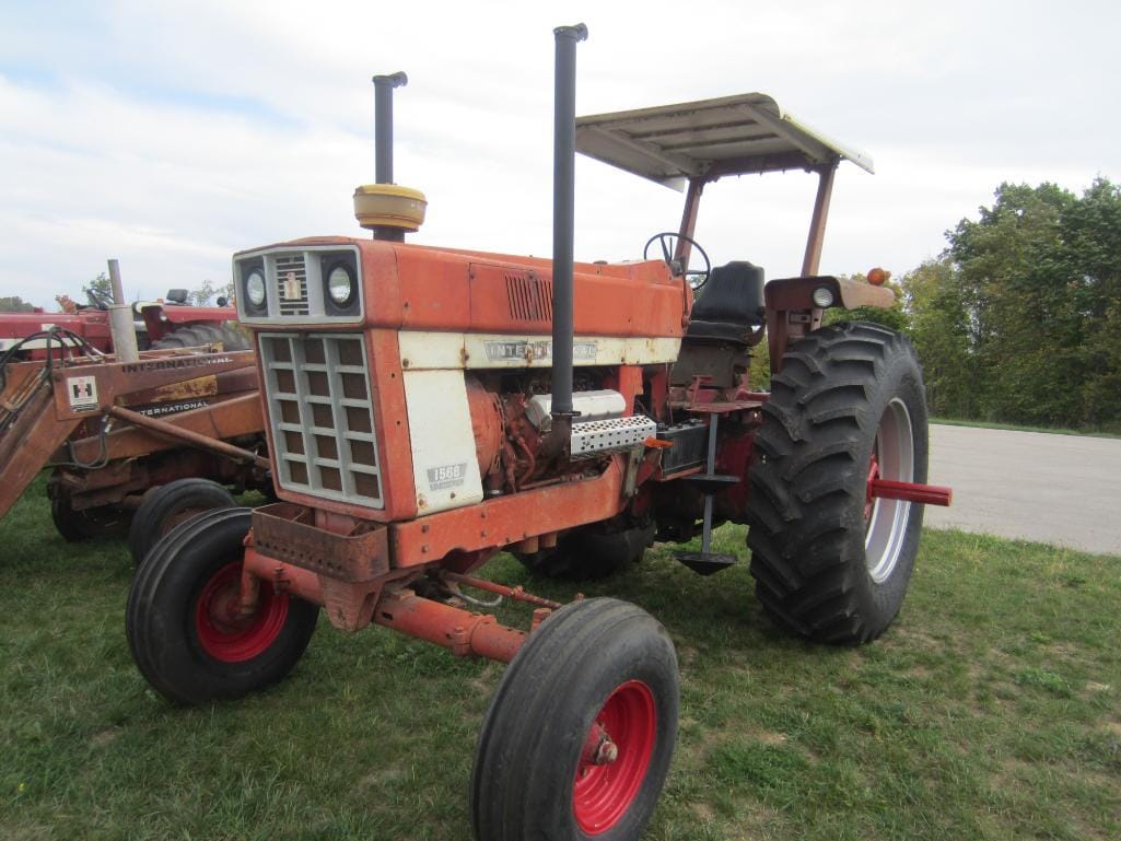 Main image International Harvester 1568