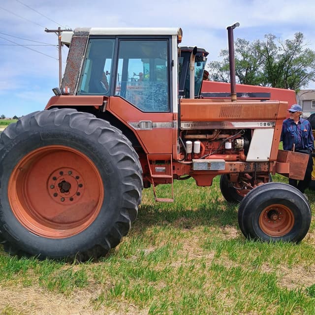 Image of International Harvester 1586 equipment image 1