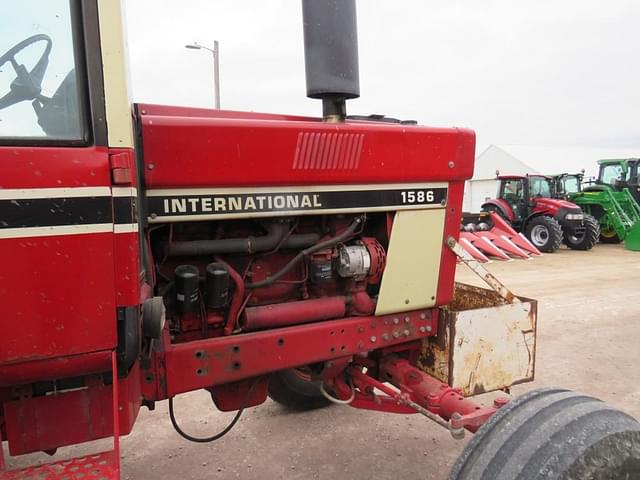 Image of International Harvester 1586 equipment image 2