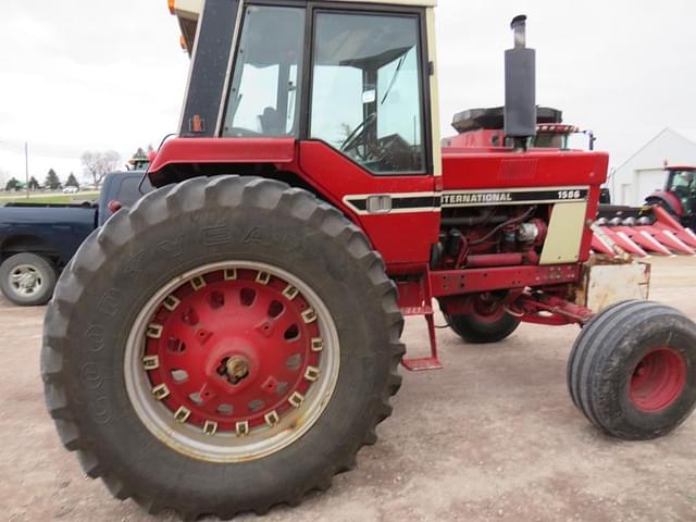 Image of International Harvester 1586 equipment image 1