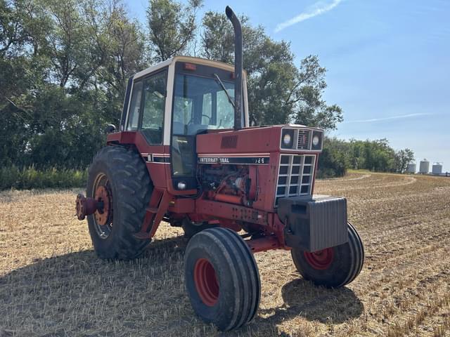 Image of International Harvester 1586 equipment image 2