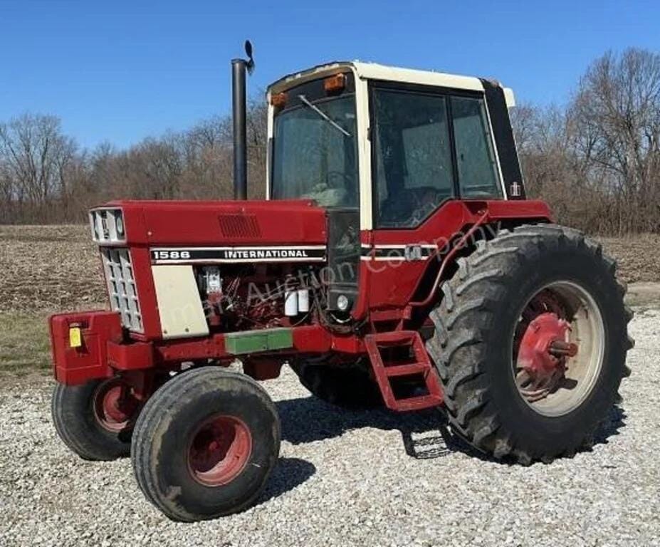 International Harvester 1586 Equipment Image0