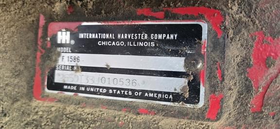 Image of International Harvester 1586 equipment image 2