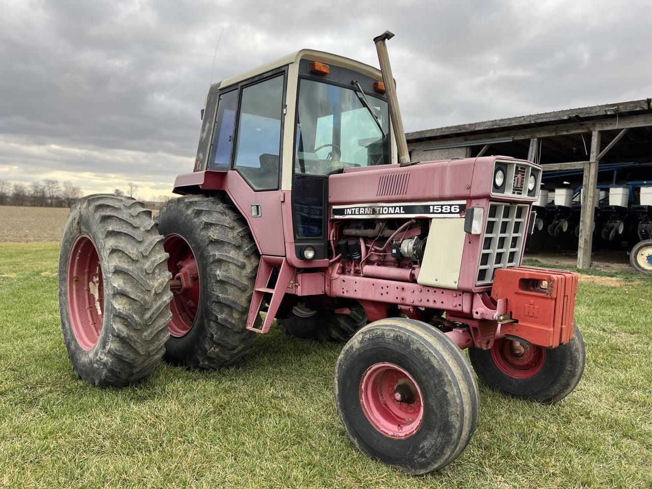 Main image International Harvester 1586