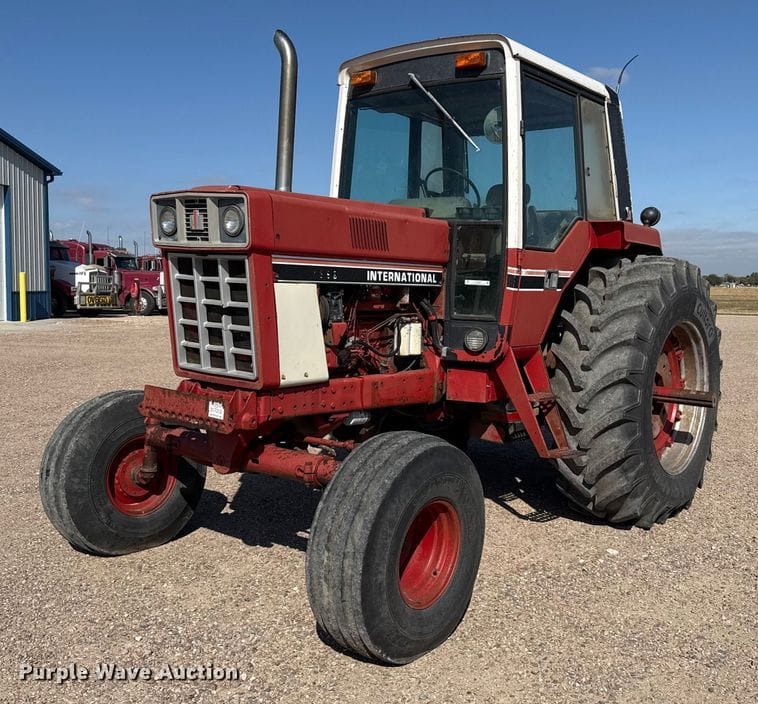 International Harvester 1586 Equipment Image0
