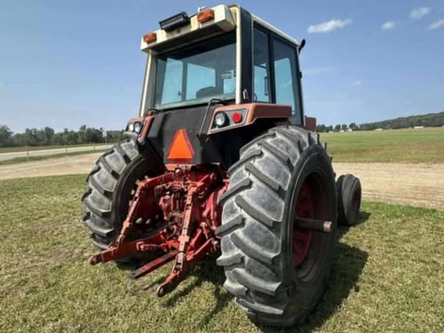 Image of International Harvester 1586 equipment image 2