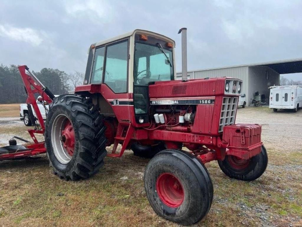 Main image International Harvester 1586