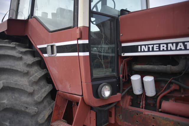 Image of International Harvester 1586 equipment image 2