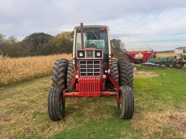Image of International Harvester 1586 equipment image 2