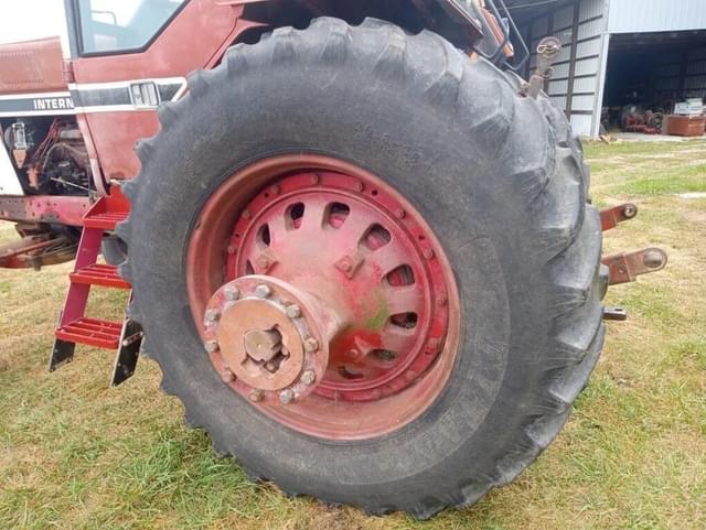 Image of International Harvester 1586 equipment image 4