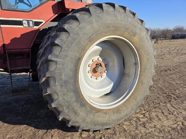 Image of International Harvester 1586 equipment image 4