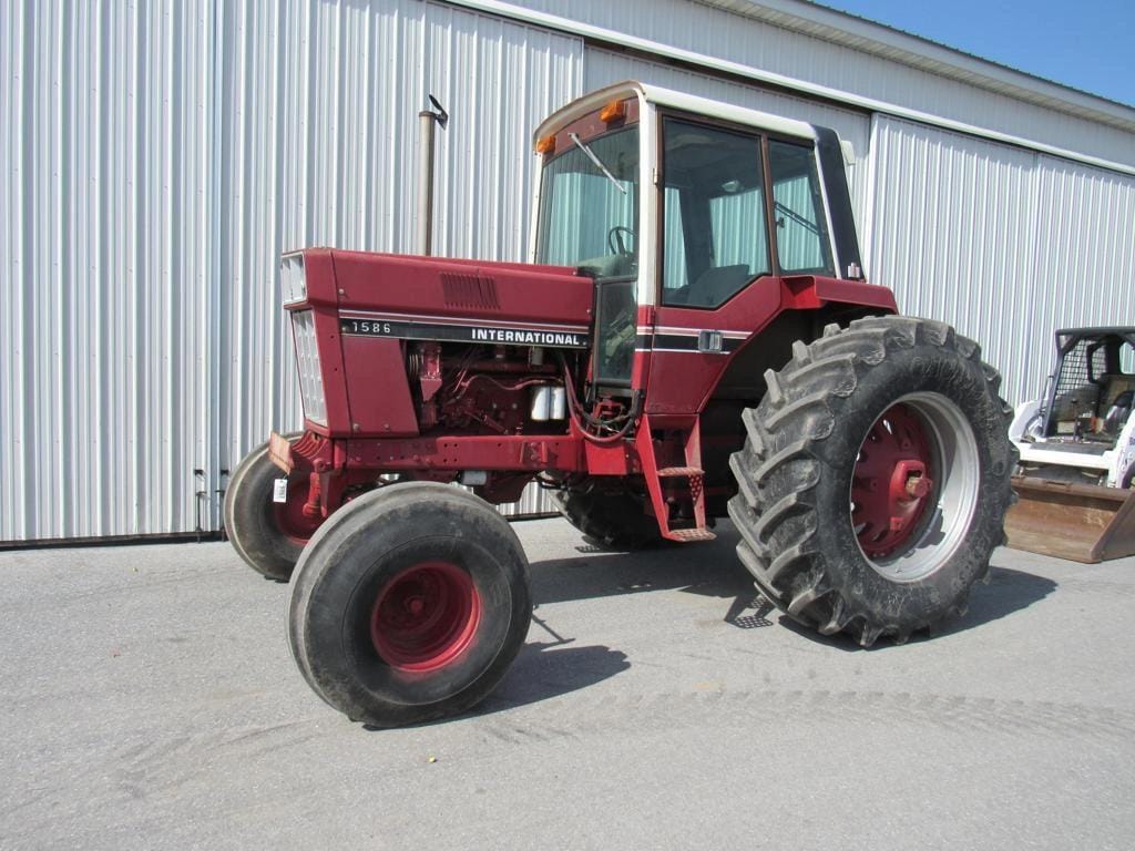 Main image International Harvester 1586