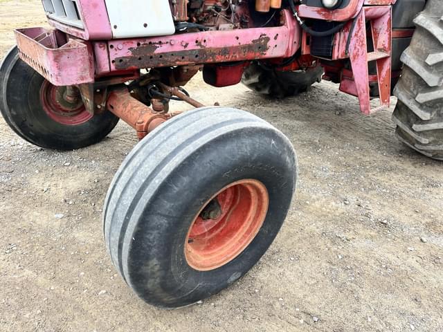 Image of International Harvester 1586 equipment image 2