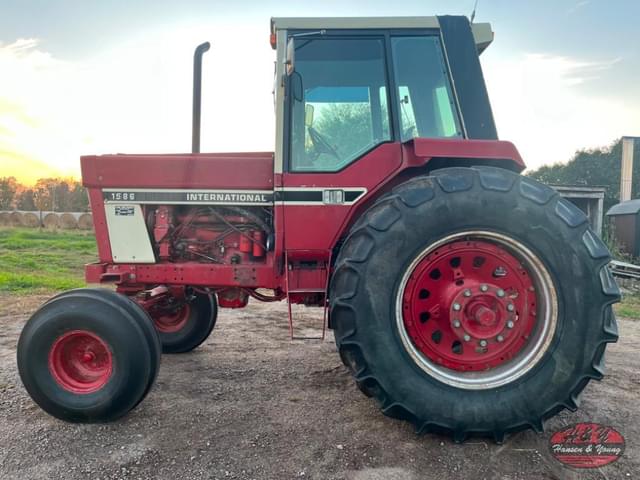Image of International Harvester 1586 equipment image 1