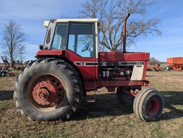 Image of International Harvester 1586 equipment image 2