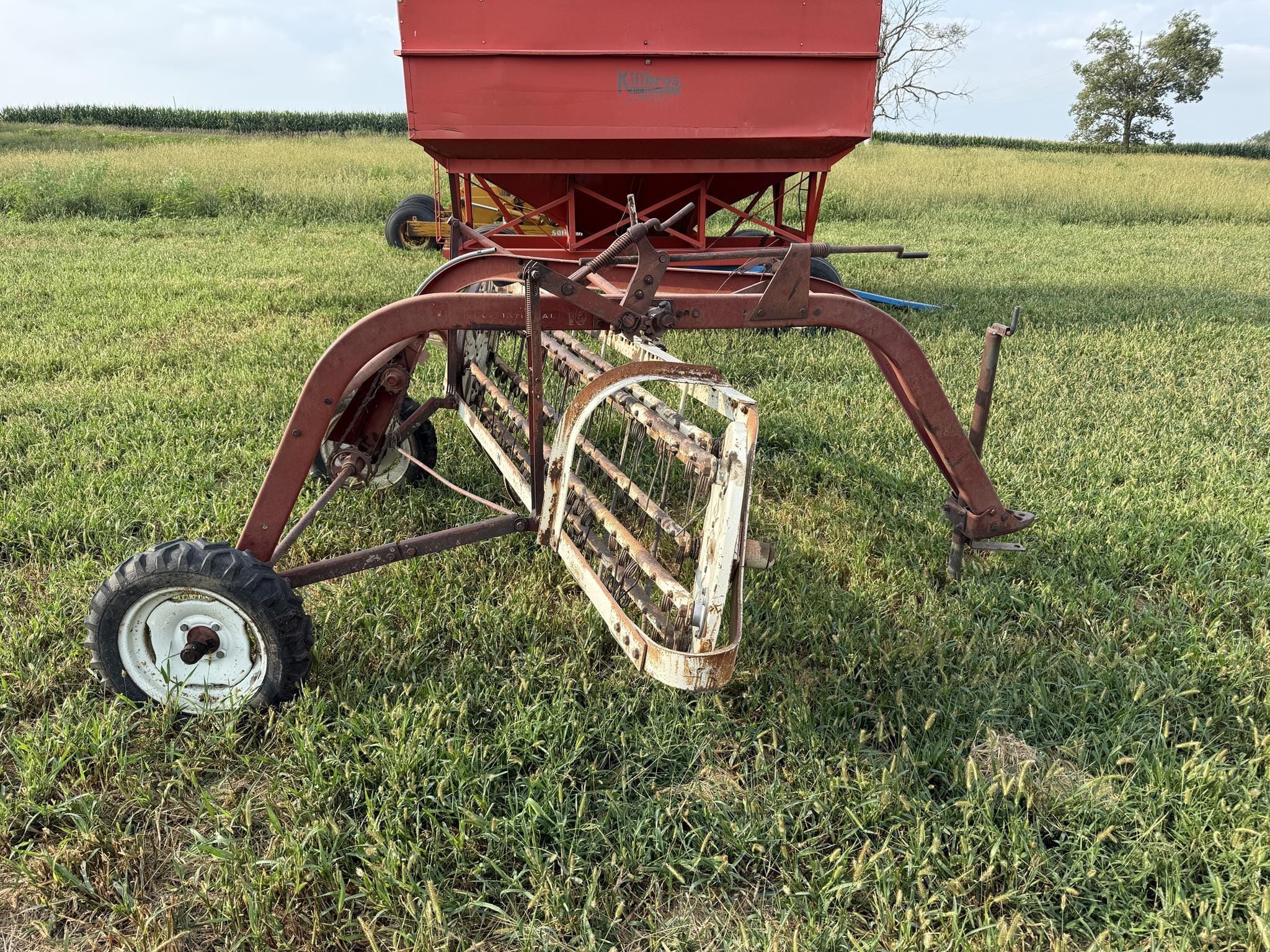 International Harvester 16 Equipment Image0