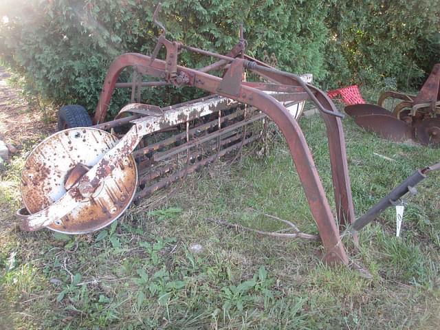 Image of International Harvester 16 equipment image 1