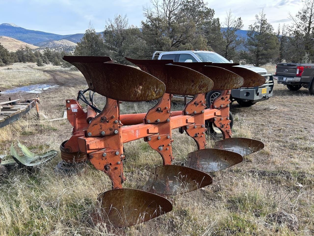 International Harvester 165 Equipment Image0