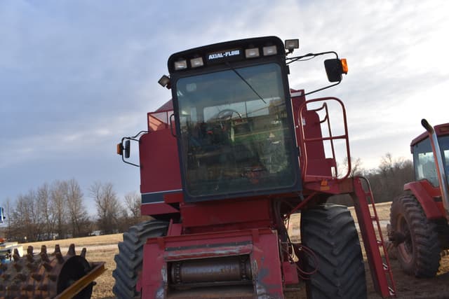 Image of International Harvester 1660 equipment image 1