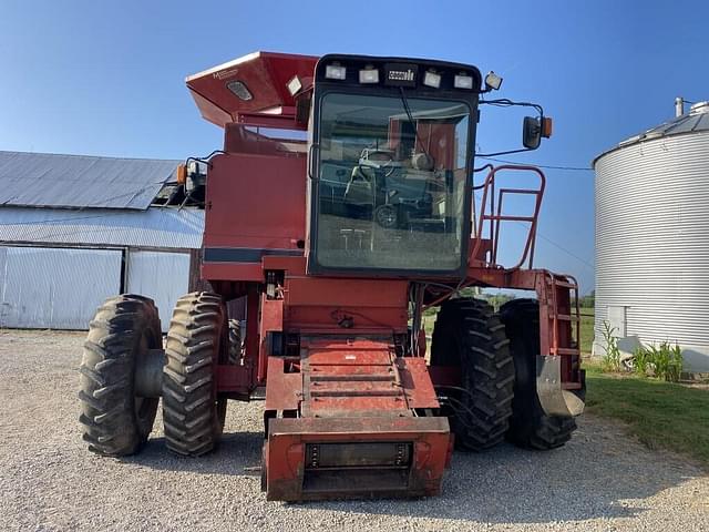 Image of International Harvester 1660 equipment image 1